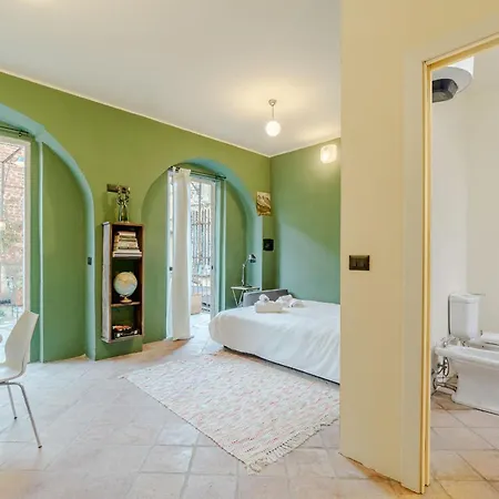 Guesthost - Romantic Getaway In Cozy With Terrace Apartment