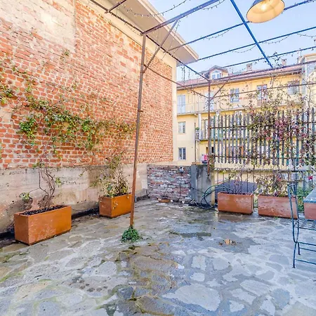 Guesthost - Romantic Getaway In Cozy With Terrace *