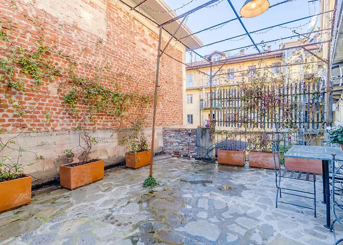 Guesthost - Romantic Getaway In Cozy With Terrace *
