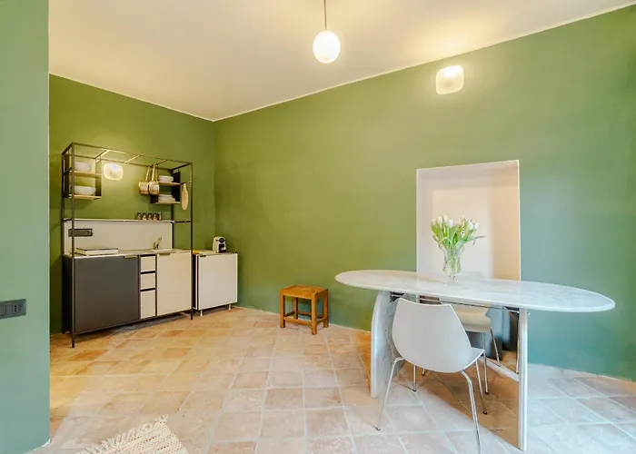 Guesthost - Romantic Getaway In Cozy With Terrace Turijn